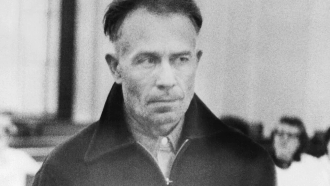 Ed Gein detenido por las autoridades de Wisconsin en 1957