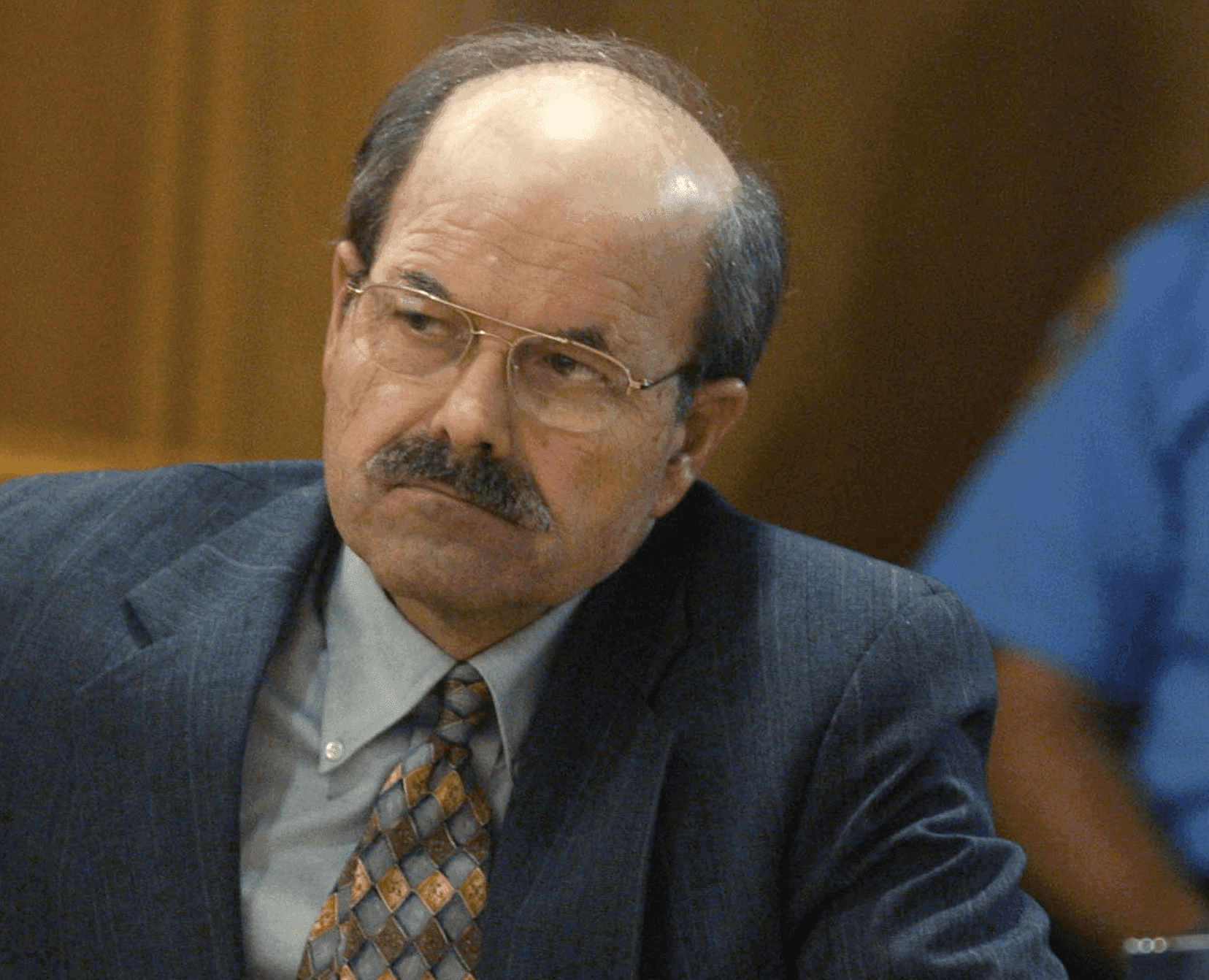 dennis rader btk en el juicio durante su declaración como asesino serial
