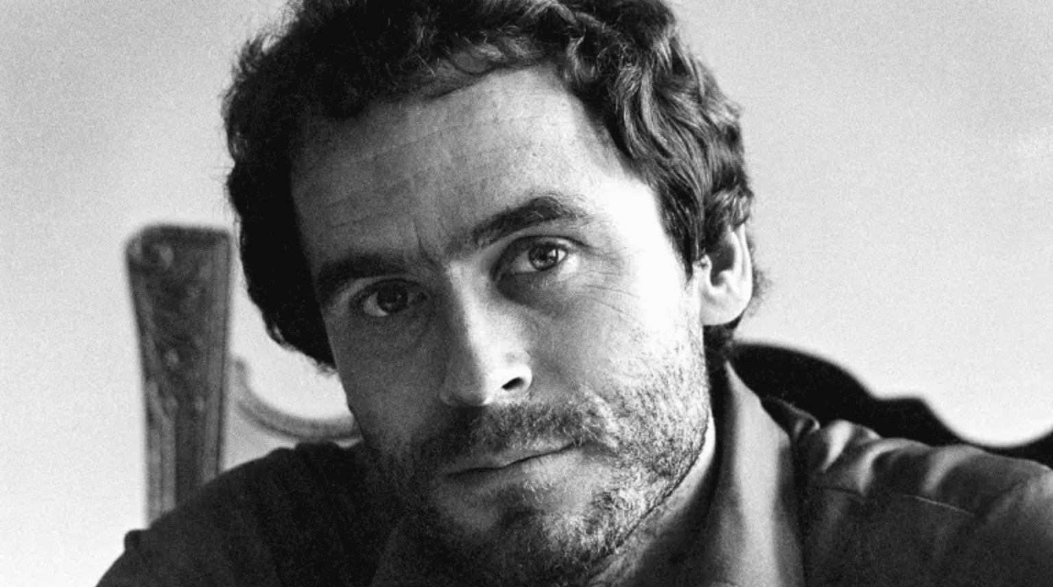 Retrato de Ted Bundy, el asesino en serie más carismático y perturbador de Estados Unidos